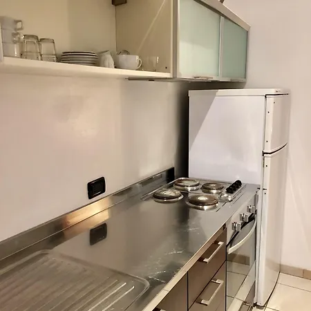 Domus מלון דירות 4*