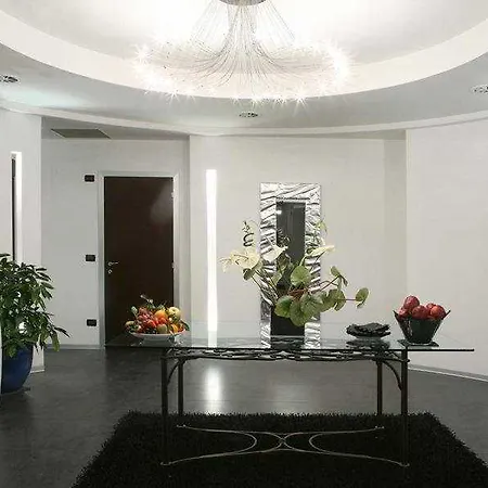 Domus מלון דירות