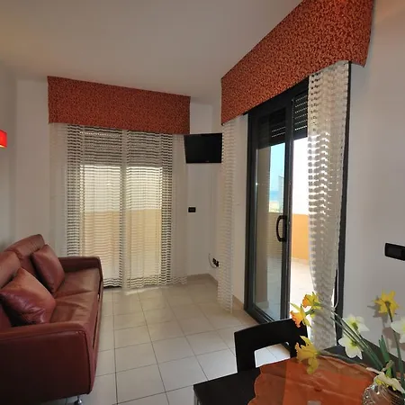 Residence Domus Aparthotel 4*