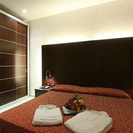 Residence Domus Aparthotel 4*