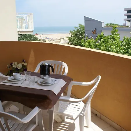 Residence Domus Aparthotel 4*