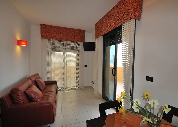 Domus Apartmanhotel 4*