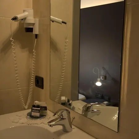 多莫斯公寓酒店 里米尼