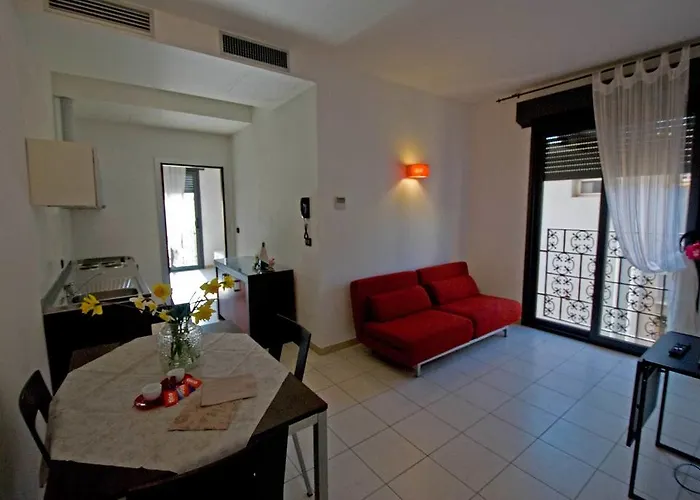 Residence Domus 4* Римини